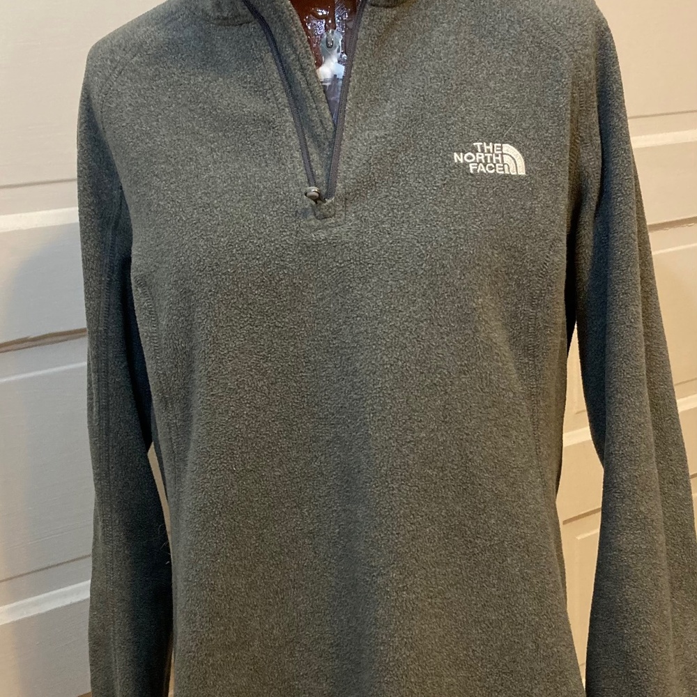 North Face Fleece Gray Pullover Women’s Large